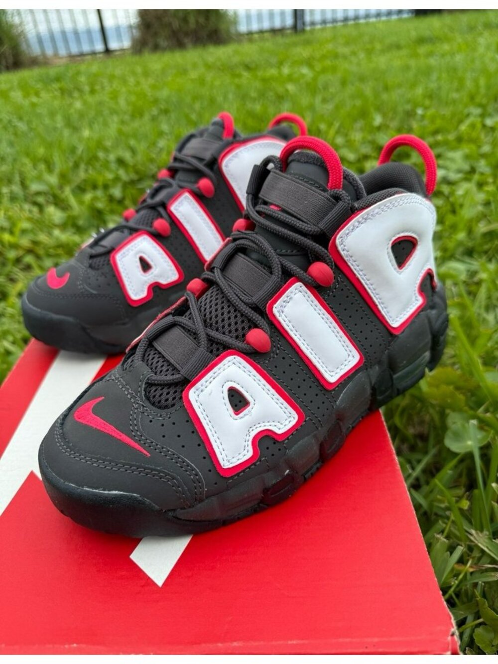 * 4.5Y | 6 WOMEN'S NIKE AIR MORE UPTEMPO GS GRAY / WHITE HABANERO DH9719-200